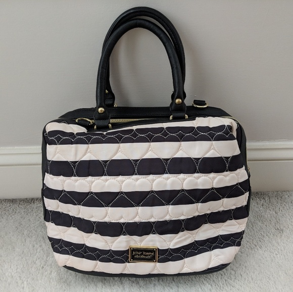 Betsey Johnson Handbags - Betsey Johnson Striped Heart Quilted Purse
